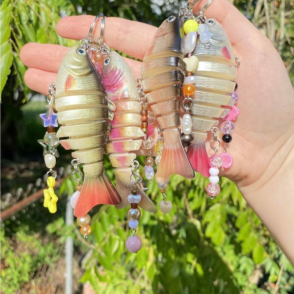 Colorful Fish Keychain Set - Picture 7 of 15